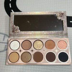 Colourpop Roaring Hearts Eyeshadow Palette